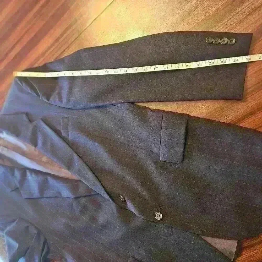 Sterling and Hunt Luxe Dark Navy Pinstripe 100% Wool Blazer Sz 42R EUC